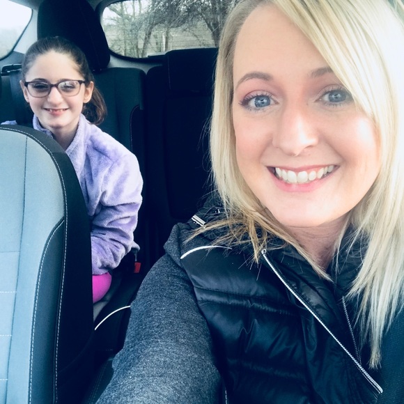 Meet your Posher, Natasha - Picture 3 of 3